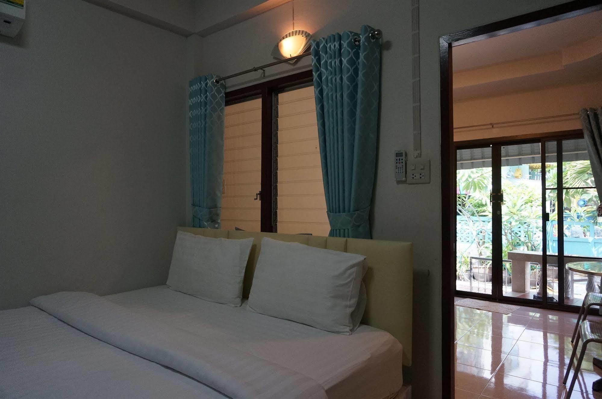 Baan Taweesuk Guest House Hua Hin Ngoại thất bức ảnh