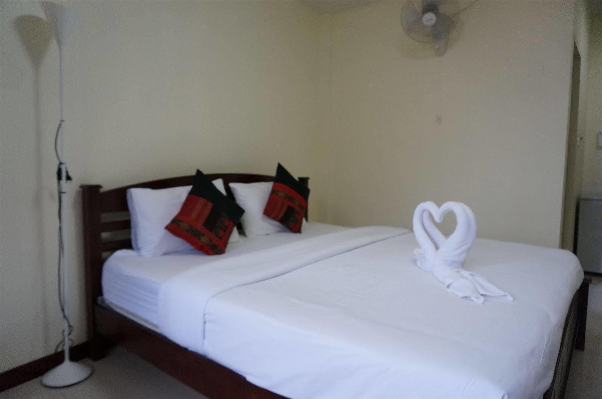 Baan Taweesuk Guest House Hua Hin Ngoại thất bức ảnh
